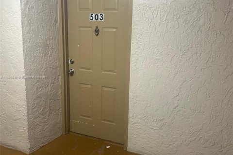 Condo in Miami, Florida, 2 bedrooms  № 1820187