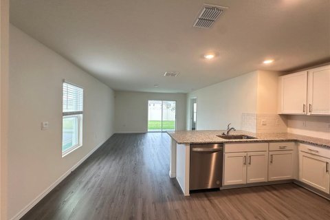 Casa en alquiler en Zephyrhills, Florida, 3 dormitorios, 144.93 m2 № 1903421 - foto 2