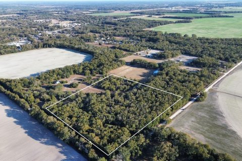 Terreno en Bell, Florida № 2108952