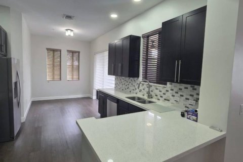 Copropriété à louer à Sunrise, Floride: 3 chambres, 159.7 m2 № 2386951 - photo 5