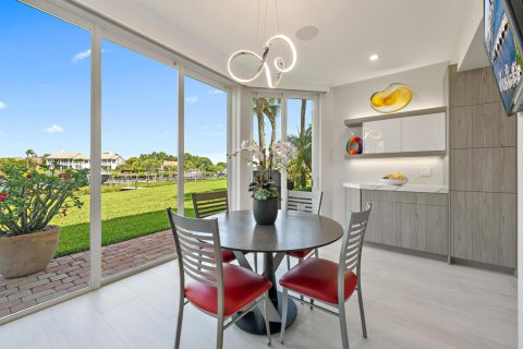 Condo in Jupiter, Florida, 3 bedrooms № 2247665 - photo 5