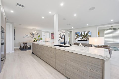 Condo in Jupiter, Florida, 3 bedrooms № 2247665 - photo 2