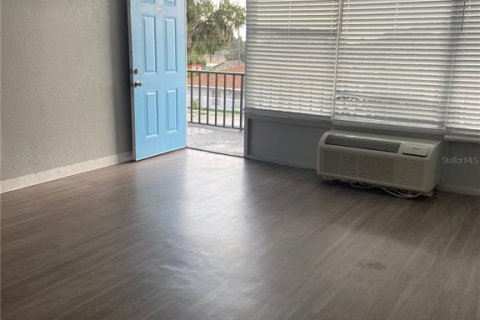 Apartment in Lakeland, Florida 3 rooms, 46.45 sq.m. № 2379318 - photo 4