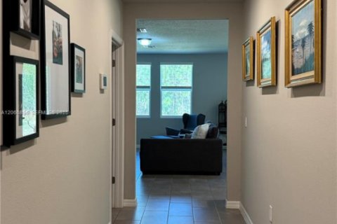 House in Clermont, Florida 3 bedrooms № 2244283 - photo 2