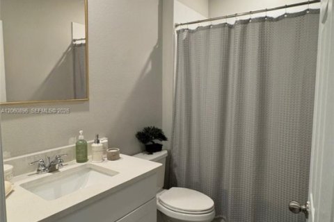 House in Clermont, Florida 3 bedrooms № 2244283 - photo 5