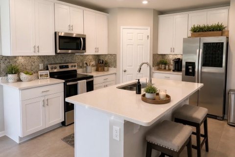 House in Clermont, Florida 3 bedrooms № 2244283 - photo 12