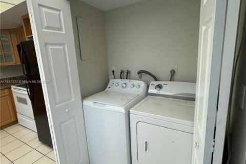 Condominio en alquiler en Plantation, Florida, 3 dormitorios, 150.87 m2 № 1933022 - foto 6