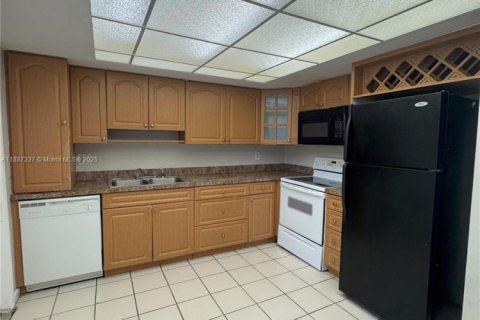 Condominio en alquiler en Plantation, Florida, 3 dormitorios, 150.87 m2 № 1933022 - foto 5