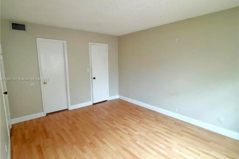 Condominio en alquiler en Plantation, Florida, 3 dormitorios, 150.87 m2 № 1933022 - foto 11