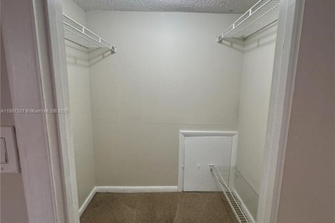 Condominio en alquiler en Plantation, Florida, 3 dormitorios, 150.87 m2 № 1933022 - foto 17