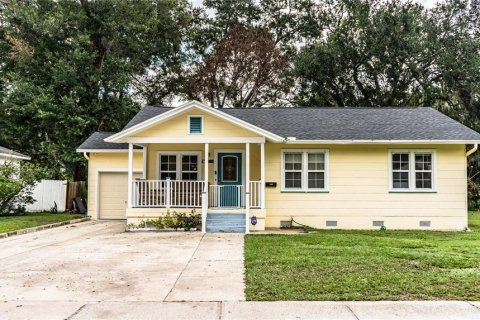 House in Lakeland, Florida 3 bedrooms, 93.27 sq.m. № 2151595