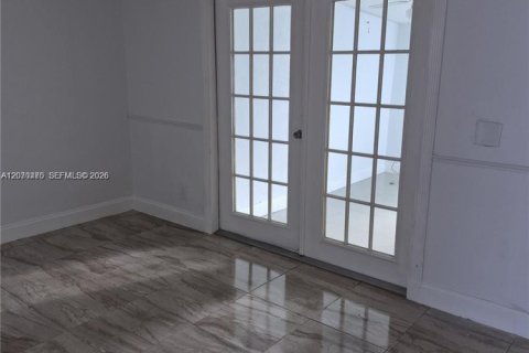 Villa ou maison à vendre à Fort Lauderdale, Floride: 4 chambres, 92.9 m2 № 2303977 - photo 10