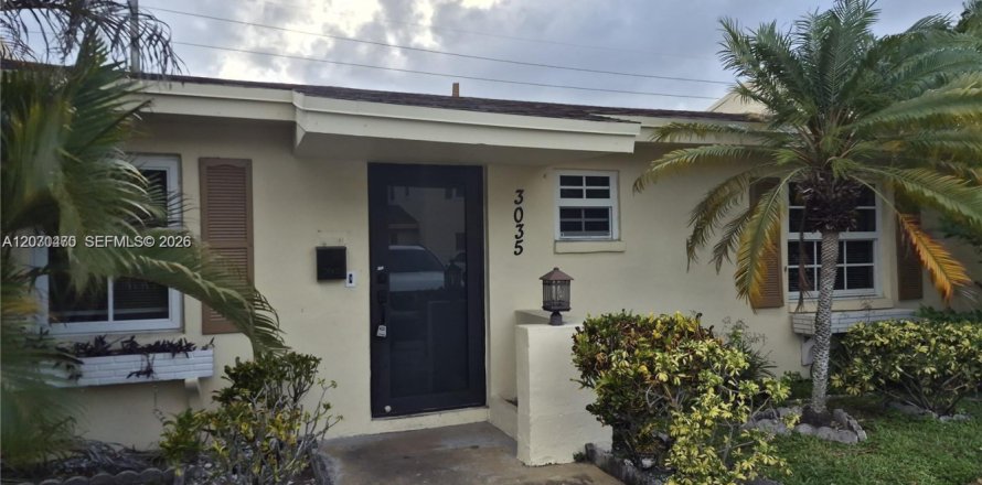 Villa ou maison à Fort Lauderdale, Floride 4 chambres, 92.9 m2 № 2303977