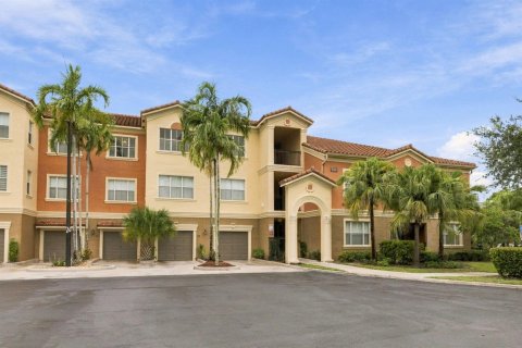 Condominio en Miramar, Florida, 2 dormitorios  № 2413108