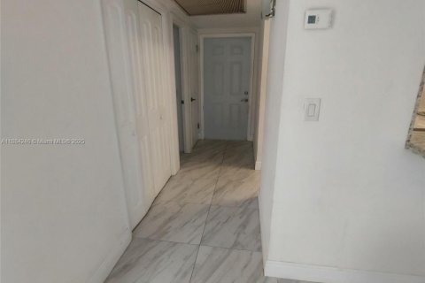 Condominio en venta en Hollywood, Florida, 1 dormitorio, 67.54 m2 № 1932896 - foto 24
