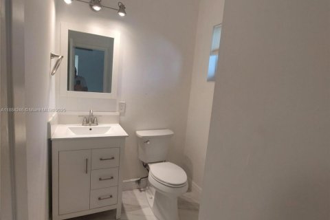 Condominio en venta en Hollywood, Florida, 1 dormitorio, 67.54 m2 № 1932896 - foto 26