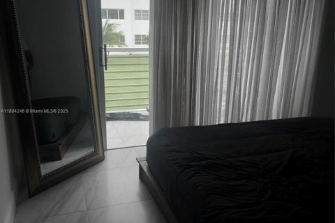 Condominio en venta en Hollywood, Florida, 1 dormitorio, 67.54 m2 № 1932896 - foto 16