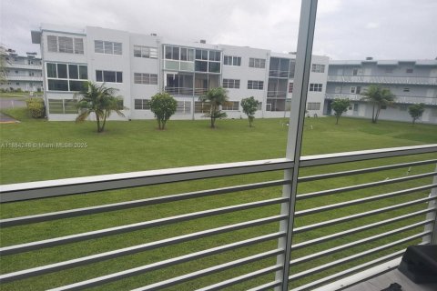 Condominio en venta en Hollywood, Florida, 1 dormitorio, 67.54 m2 № 1932896 - foto 1