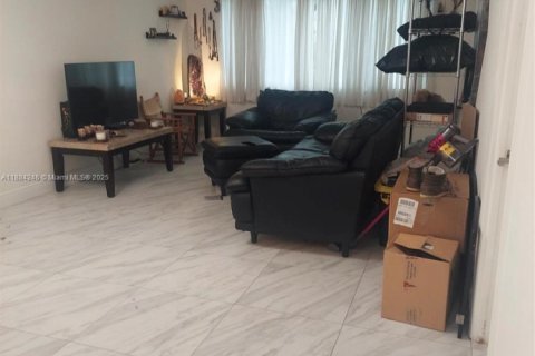 Condominio en venta en Hollywood, Florida, 1 dormitorio, 67.54 m2 № 1932896 - foto 4