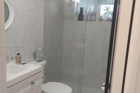 Condominio en venta en Hollywood, Florida, 1 dormitorio, 67.54 m2 № 1932896 - foto 10