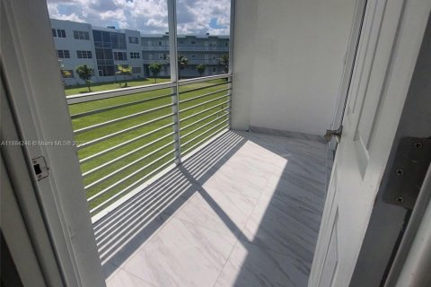 Condominio en venta en Hollywood, Florida, 1 dormitorio, 67.54 m2 № 1932896 - foto 28