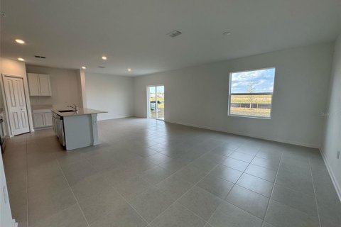 Casa en alquiler en Winter Haven, Florida, 4 dormitorios, 174.1 m2 № 1901377 - foto 2