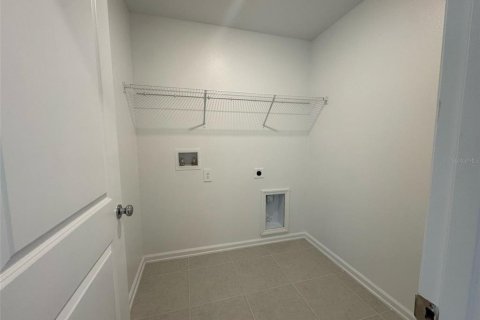 Casa en alquiler en Winter Haven, Florida, 4 dormitorios, 174.1 m2 № 1901377 - foto 14