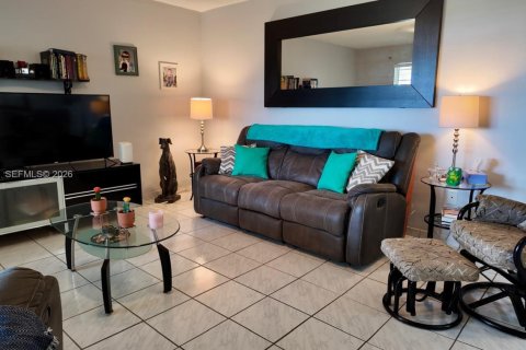 Купить кондоминиум в Майами, Флорида 1 спальня, 63.92м2, № 2044969 - фото 4