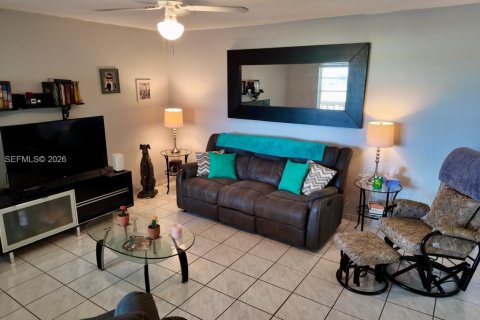 Кондоминиум с 1 спальней в Майами, Флорида № 2044969