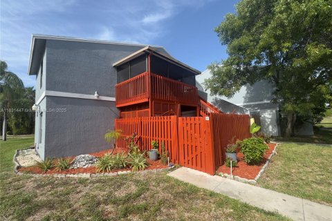 Condominio en venta en Boynton Beach, Florida, 2 dormitorios, 80.27 m2 № 1809446 - foto 1