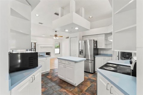 House in Deltona, Florida 3 bedrooms, 159.42 sq.m. № 1830044 - photo 21