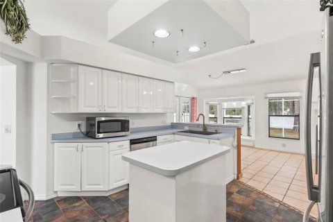 House in Deltona, Florida 3 bedrooms, 159.42 sq.m. № 1830044 - photo 25