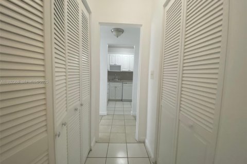 Снять в аренду кондоминиум в Майами-Бич, Флорида 52.58м2, № 1990866 - фото 9