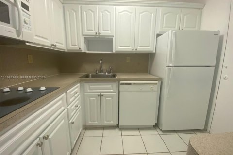 Снять в аренду кондоминиум в Майами-Бич, Флорида 52.58м2, № 1990866 - фото 3