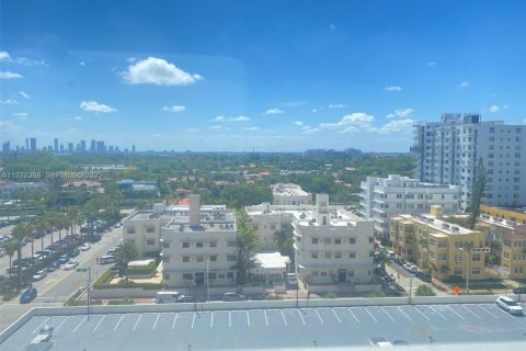Снять в аренду кондоминиум в Майами-Бич, Флорида 52.58м2, № 1990866 - фото 2