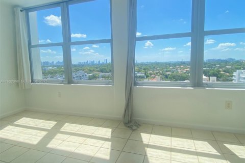 Снять в аренду кондоминиум в Майами-Бич, Флорида 52.58м2, № 1990866 - фото 12