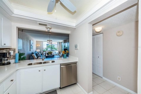 Copropriété à louer à Saint Petersburg, Floride: 1 chambre, 72.46 m2 № 2136075 - photo 4
