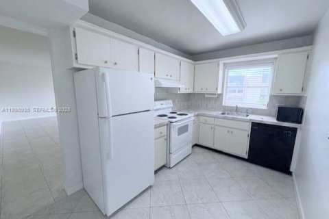 Copropriété à louer à Miami, Floride: 1 chambre, 75.16 m2 № 2060962 - photo 5