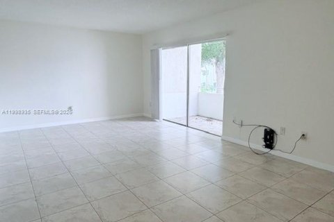Copropriété à louer à Miami, Floride: 1 chambre, 75.16 m2 № 2060962 - photo 2