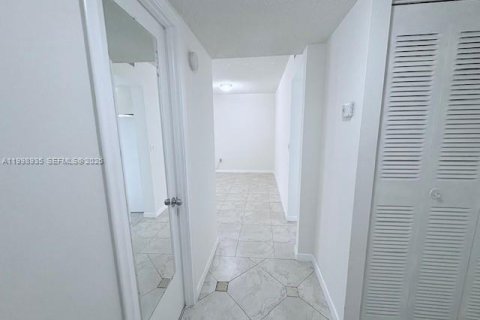 Copropriété à louer à Miami, Floride: 1 chambre, 75.16 m2 № 2060962 - photo 6