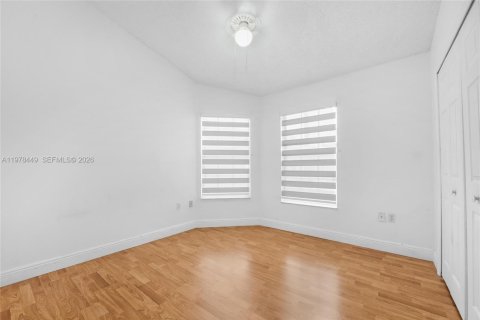 House in Homestead, Florida 3 bedrooms, 143.35 sq.m. № 2042191 - photo 13