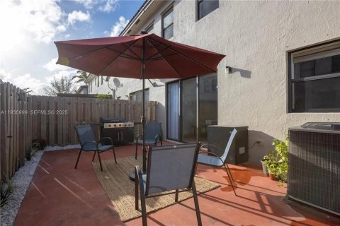 Touwnhouse à louer à Homestead, Floride: 4 chambres, 161.28 m2 № 1994144 - photo 8