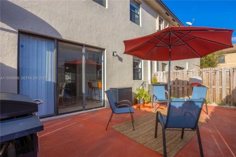 Touwnhouse à louer à Homestead, Floride: 4 chambres, 161.28 m2 № 1994144 - photo 7