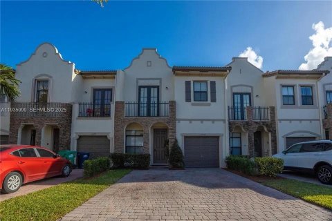 Touwnhouse à louer à Homestead, Floride: 4 chambres, 161.28 m2 № 1994144 - photo 1