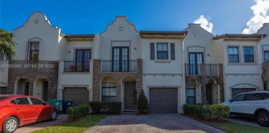 Touwnhouse à Homestead, Floride 4 chambres, 161.28 m2 № 1994144