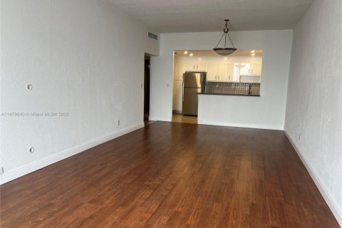 Снять в аренду кондоминиум в Санни-Айлс-Бич, Флорида 1 спальня, 92.9м2, № 1922004 - фото 10