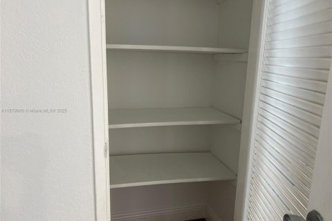 Снять в аренду кондоминиум в Санни-Айлс-Бич, Флорида 1 спальня, 92.9м2, № 1922004 - фото 14