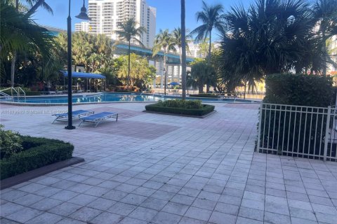 Снять в аренду кондоминиум в Санни-Айлс-Бич, Флорида 1 спальня, 92.9м2, № 1922004 - фото 22
