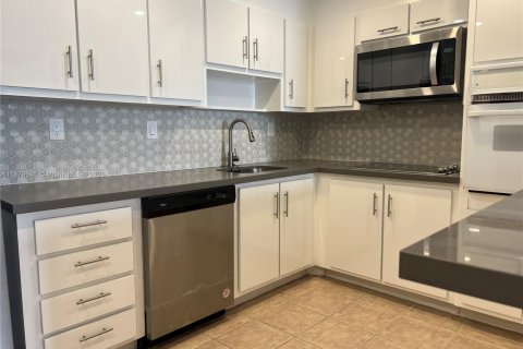 Снять в аренду кондоминиум в Санни-Айлс-Бич, Флорида 1 спальня, 92.9м2, № 1922004 - фото 5