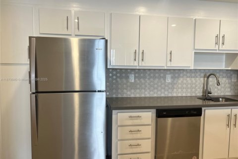 Снять в аренду кондоминиум в Санни-Айлс-Бич, Флорида 1 спальня, 92.9м2, № 1922004 - фото 6